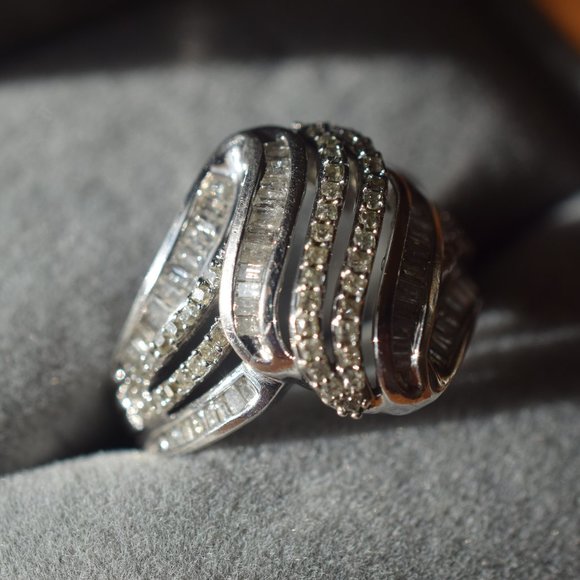 Sterling Silver Genuine Diamond Ring and Earrings. Ring size 7 - Picture 8 of 13